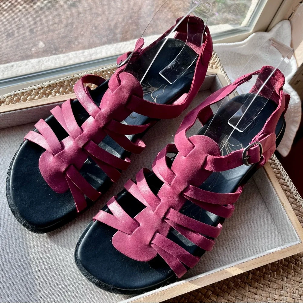 Keen Red Leather Alman Gladiator Ankle Strap Sandals, 9, Strappy Comfort - Picture 5 of 16
